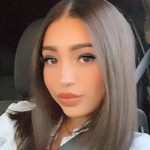 Meet your Posher, Noemi